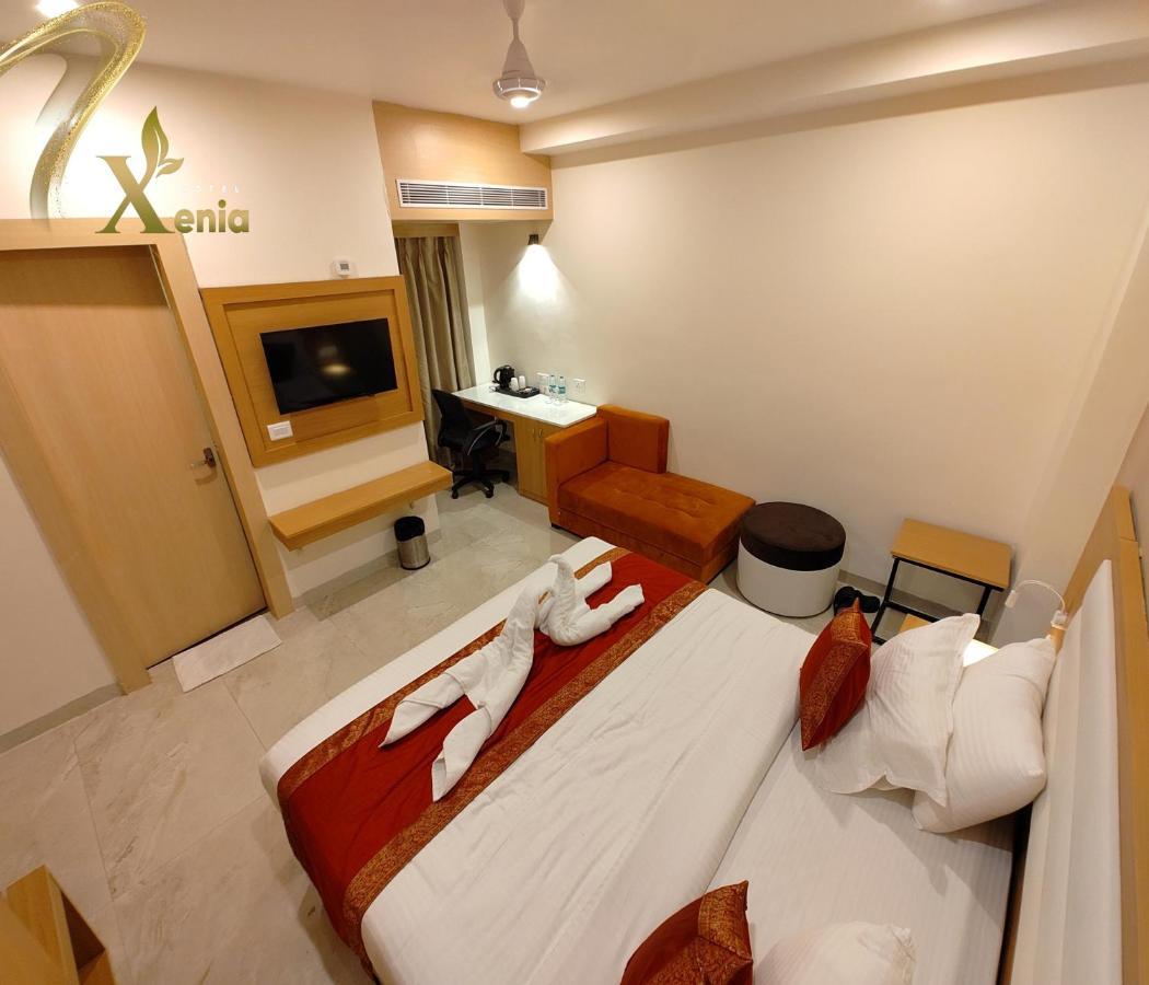 Hotel Xenia Варанаси Экстерьер фото