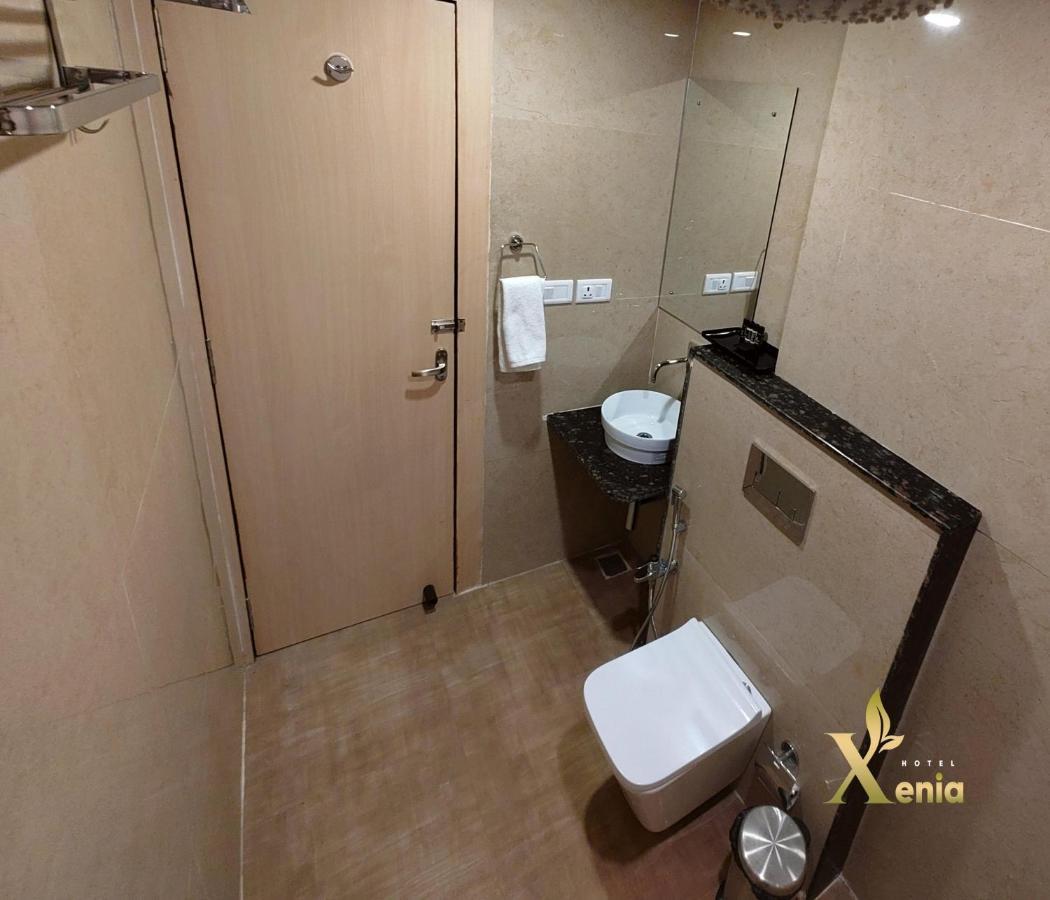 Hotel Xenia Варанаси Экстерьер фото