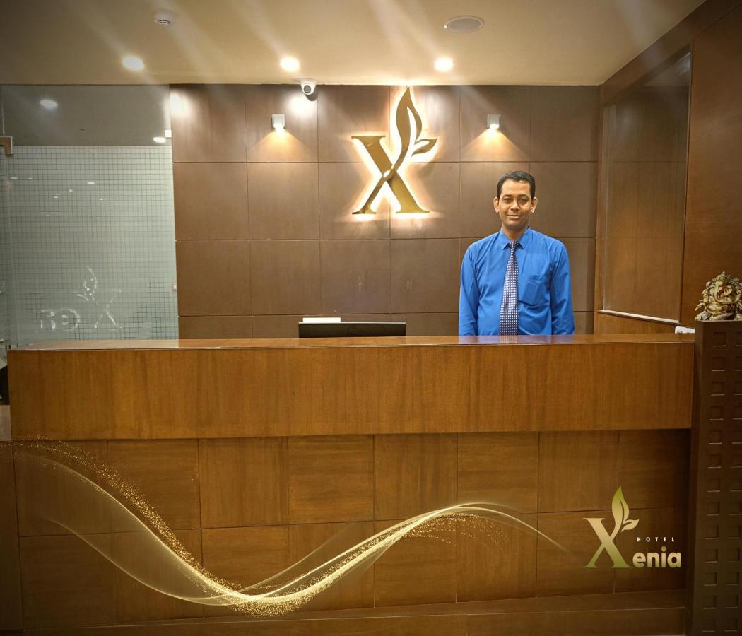 Hotel Xenia Варанаси Экстерьер фото
