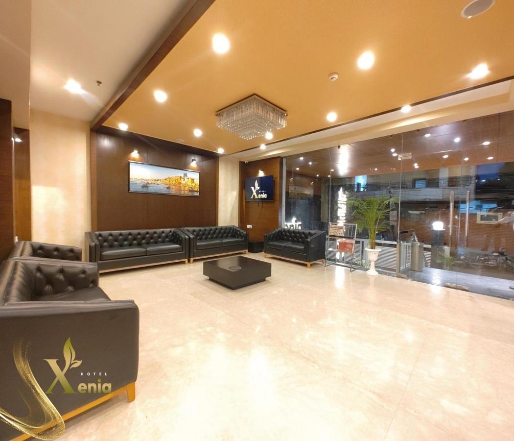 Hotel Xenia Варанаси Экстерьер фото