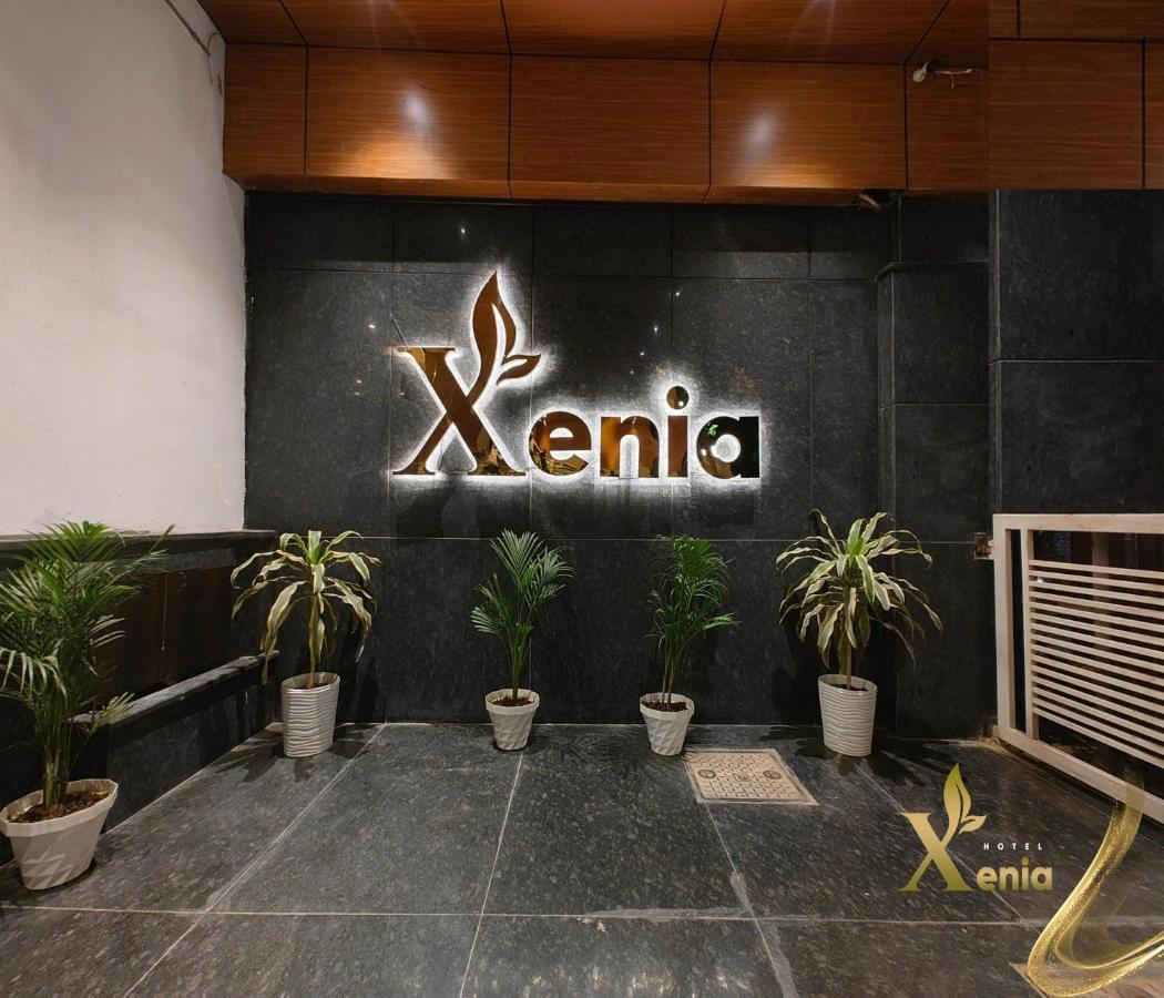 Hotel Xenia Варанаси Экстерьер фото